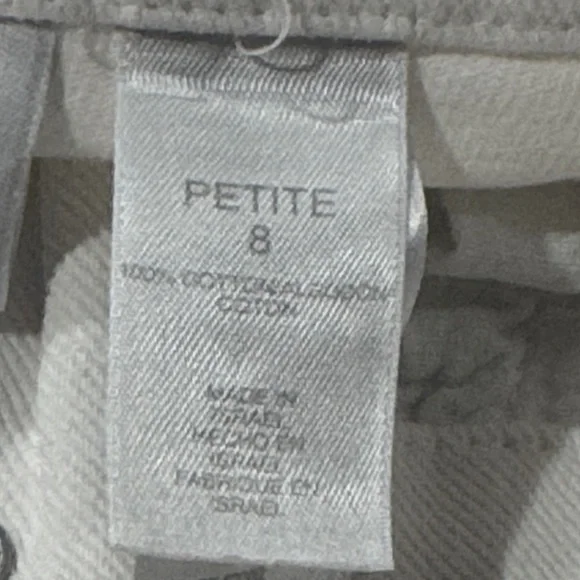 Liz Claiborne Women's White Cropped Jeans - Picture 3 of 6